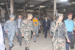 जुटमिल अवलोकन गर्दै प्रधानमन्त्री प्रचण्ड